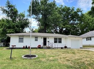 112 S High St, Butler, MO 64730