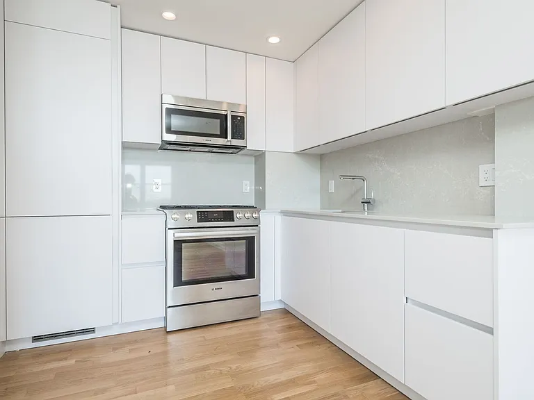 1410B Columbia Rd #4F — Photo 11
