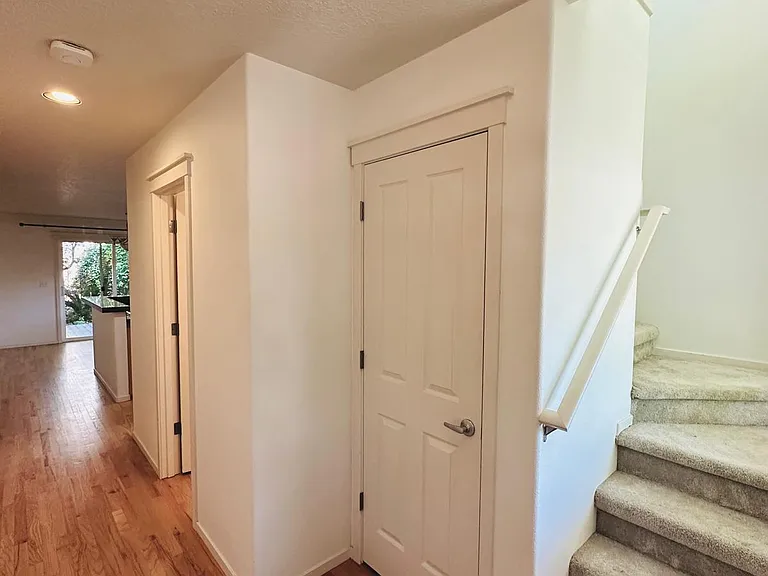 6049 NE Kettering St — Photo 5