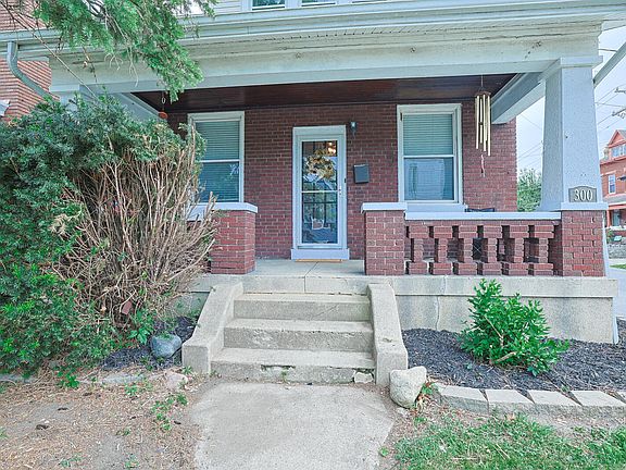3rd image of 300 8th Ave