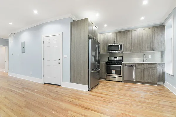 Rented by Brownstone Property Group | media 34