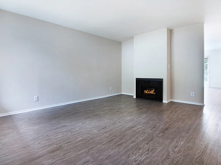 Los Timbres Street Duplex — Photo 3