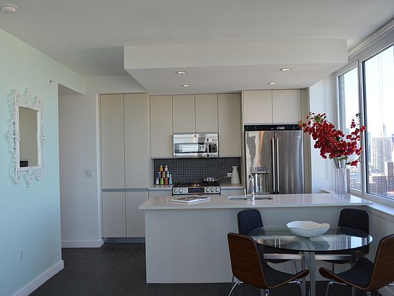 3rd image of 309 Gold St APT 26D