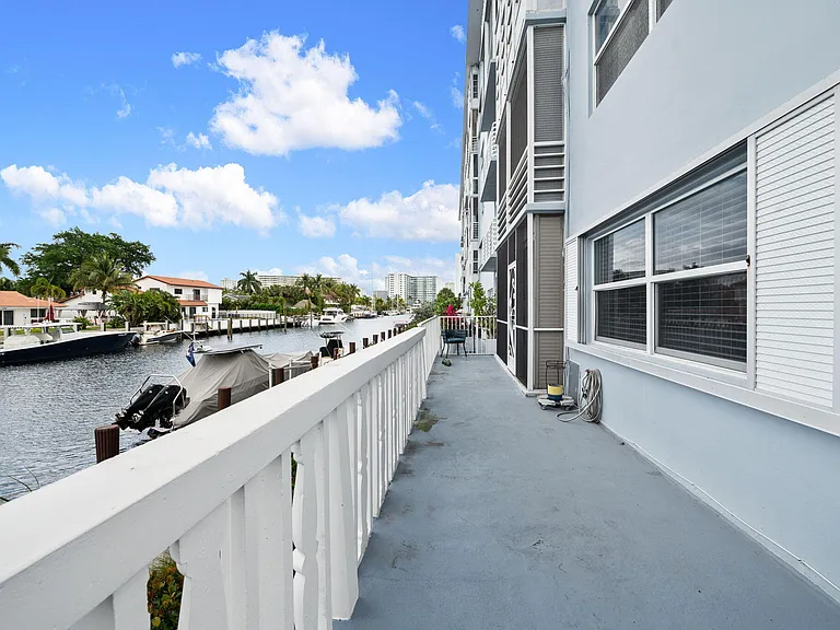 2829 NE 33rd Ct #101 — Photo 21