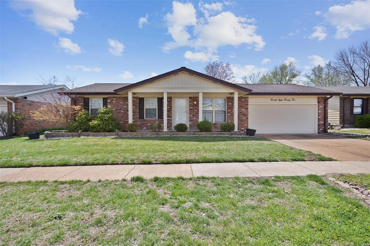 2822 Gladwood Dr photo 1