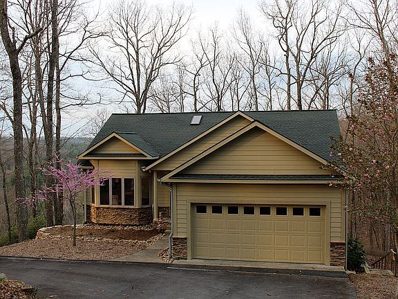 Red bud and cherry blossom 