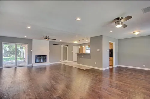 3212 Golfing Green Dr Photo 1