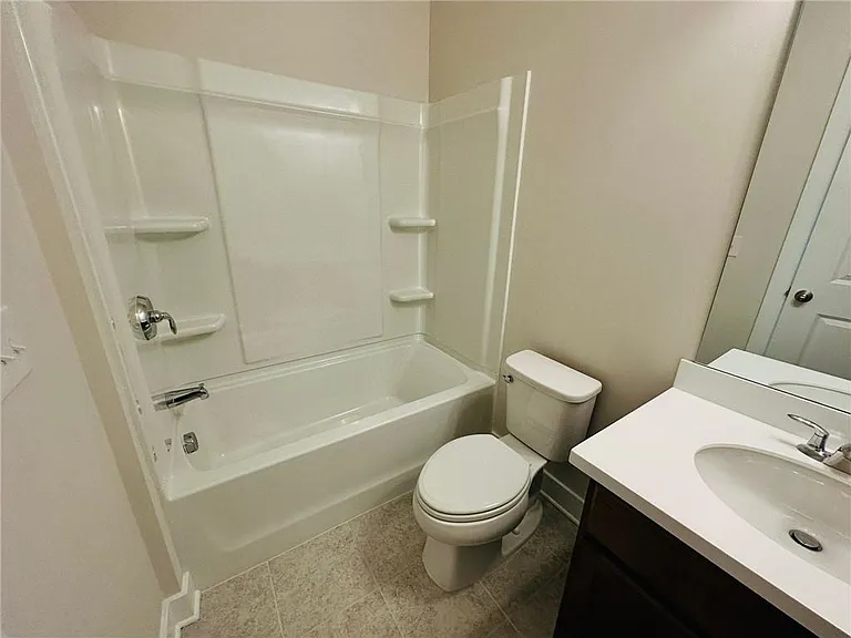 1252 Windmill Pkwy — Photo 27