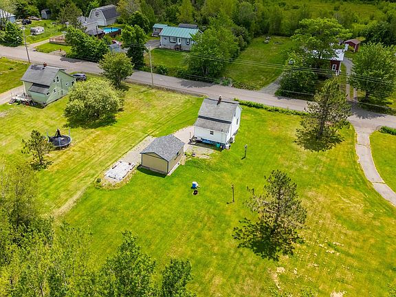4th image of 2367 Athol Rd