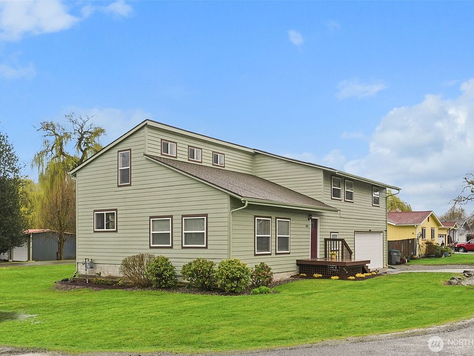 1st image of 601 Celery Avenue