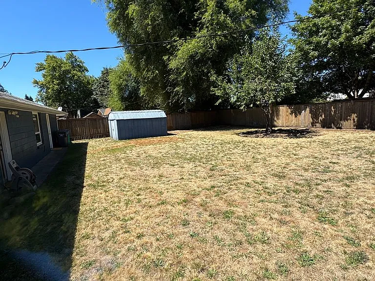 9111 NE Tillamook St — Photo 20