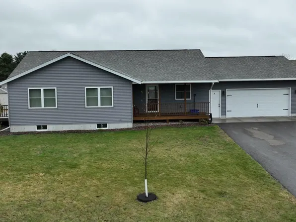 820 N 4th St, Cameron, WI 54822