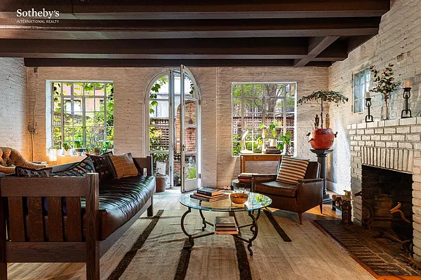 Sold by Sotheby's International Realty | media 16