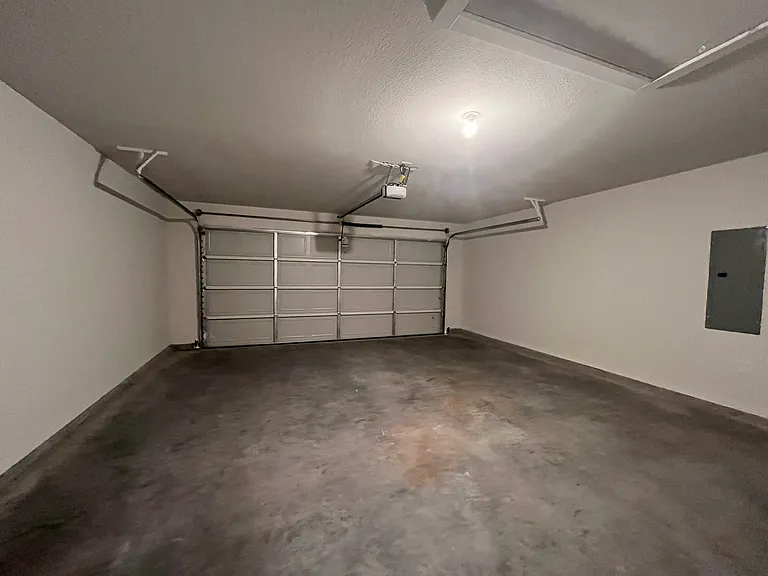 12406 S Lakewood Ave — Photo 29