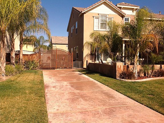 3rd image of 2827 Tuberose Dr