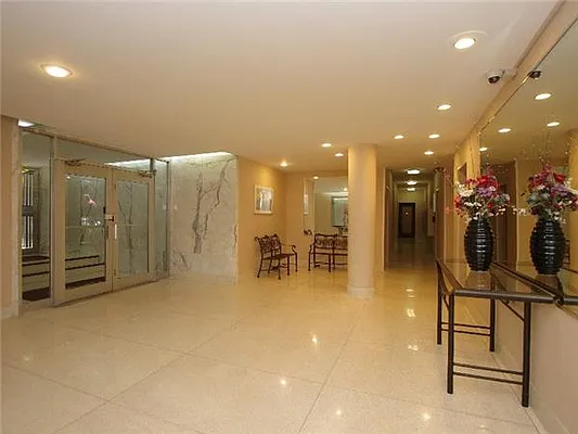 Sold by Exclusive Properties Sotheby's International Realty | media 10