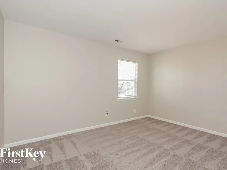 712 Pennwood Ln — Photo 11