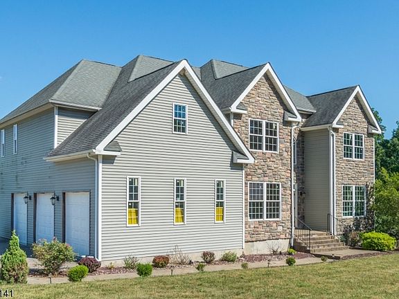 4th image of 6 Davon Ln