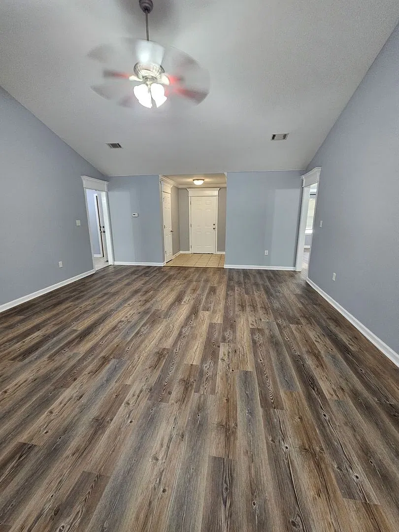 Home in Benton — Photo 4