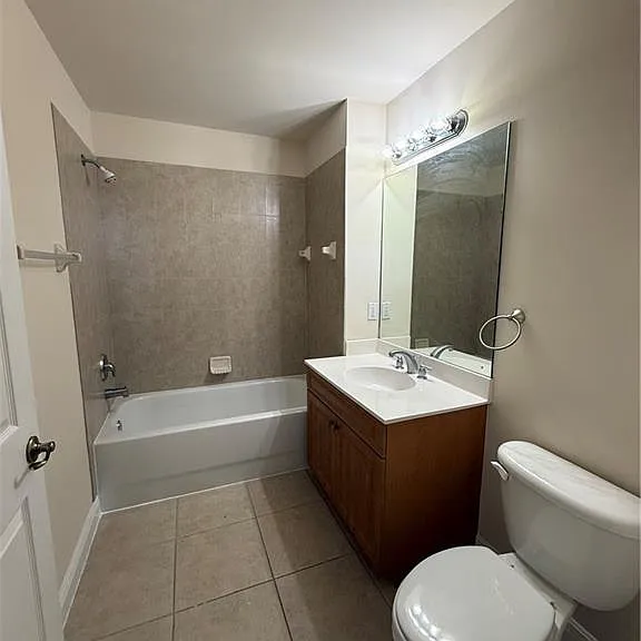 3969 Pomodoro Cir #302 — Photo 5