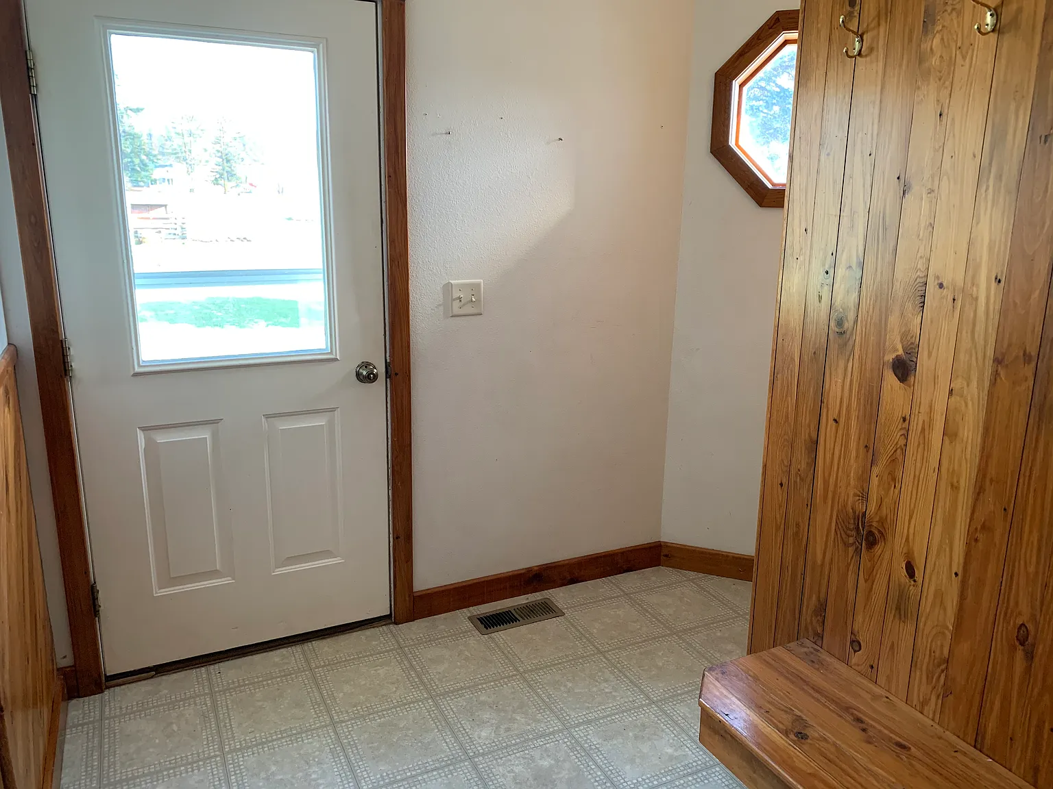 3 bed, $1,500 — Photo 4