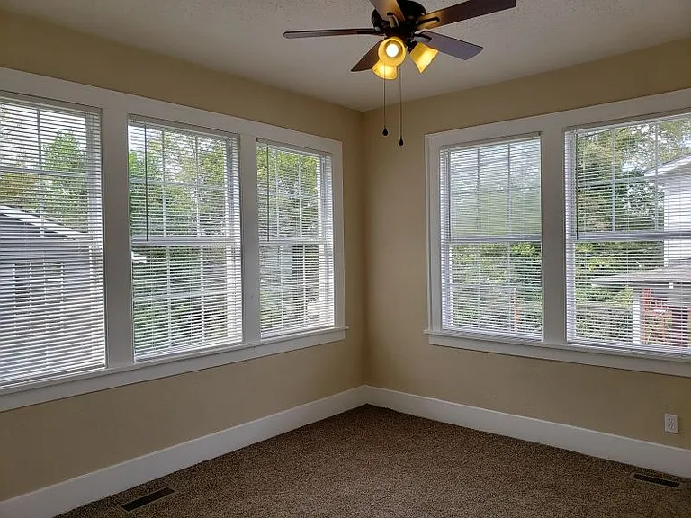 2708 S Chester St — Photo 4