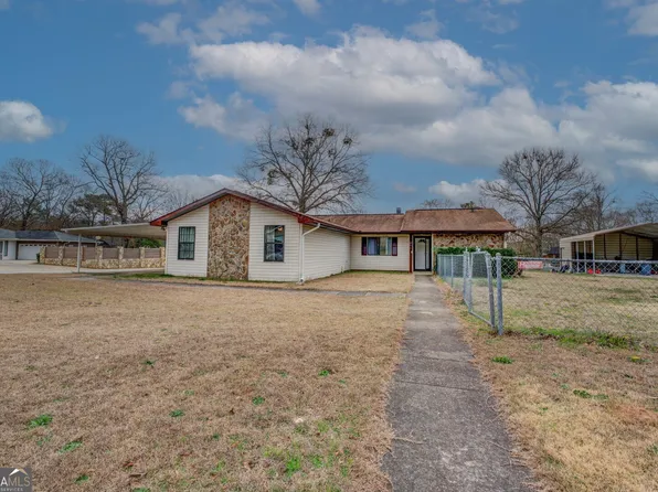211 Hickory Gln, Centerville, GA 31028