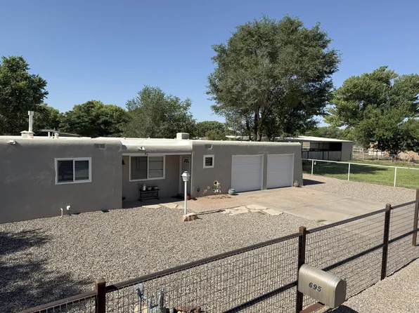 695 Valle Dr, Bosque Farms, NM 87068