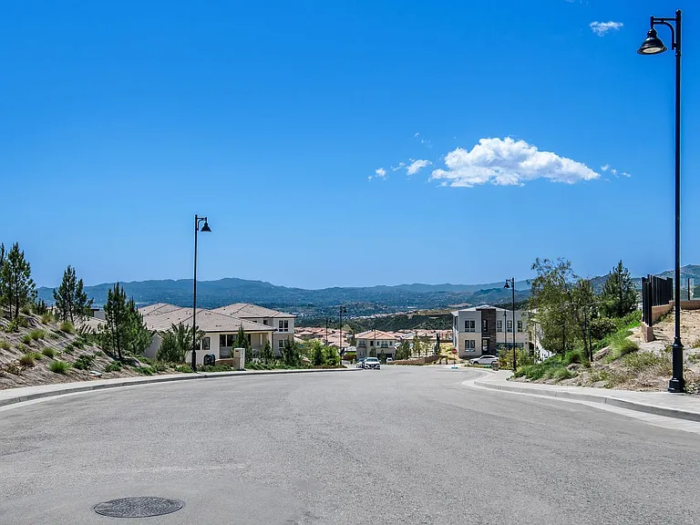 20601 W Overlook Ct — Photo 40