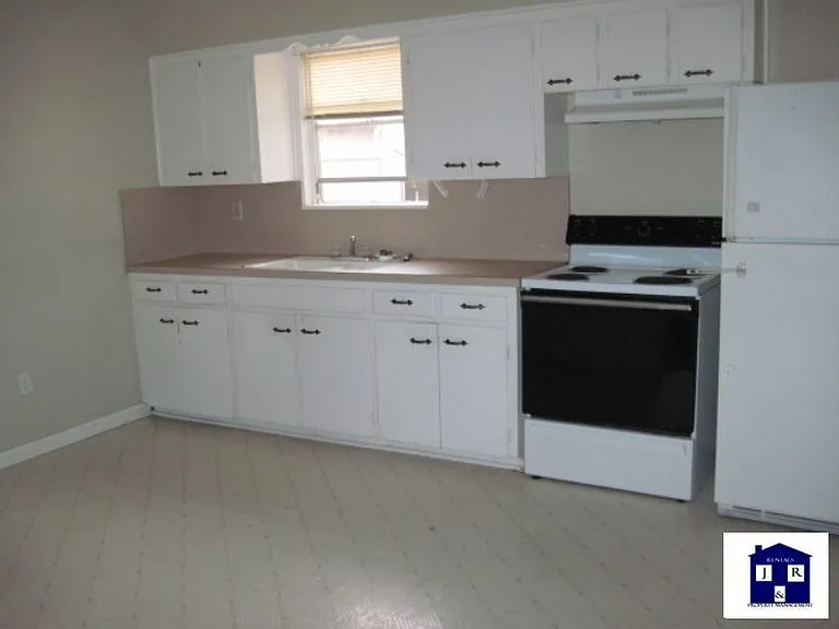 2107 Brantley Ave — Photo 3