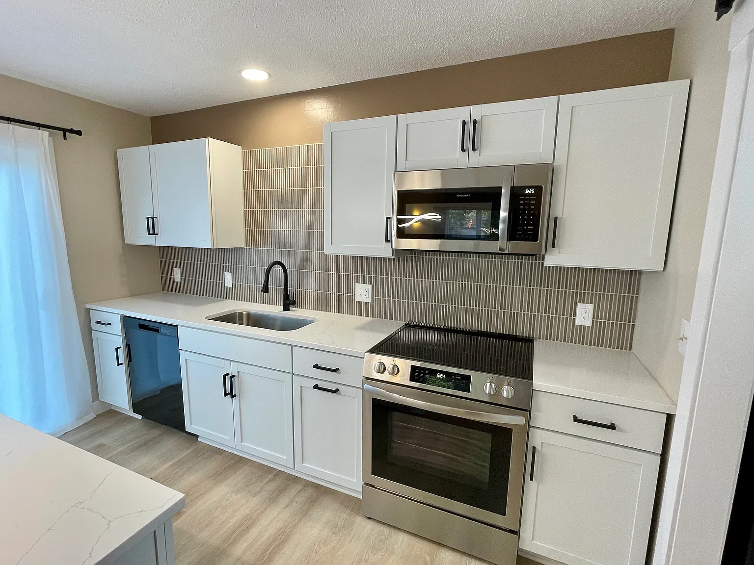 3 bed, 1615 sqft, $1,800 — Photo 3