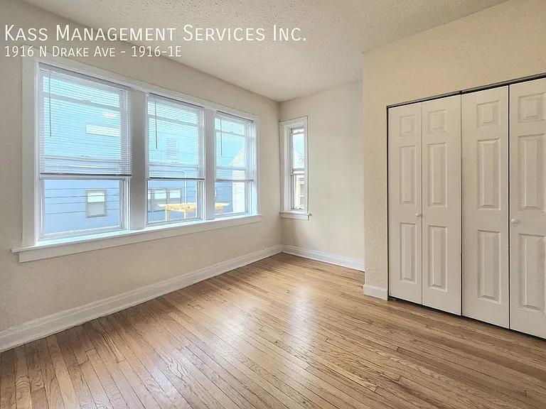 1916 N Drake Ave #1E — Photo 5