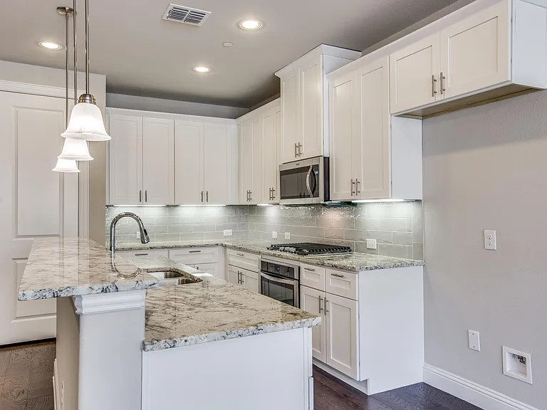 6329 Fortuna Ln — Photo 7