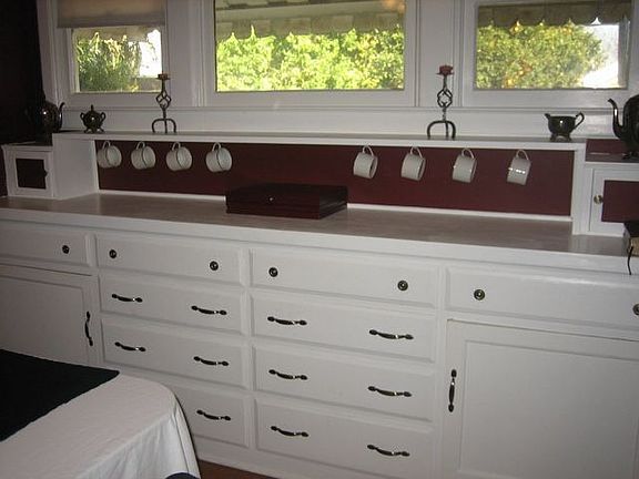Built-in Hutch in DR