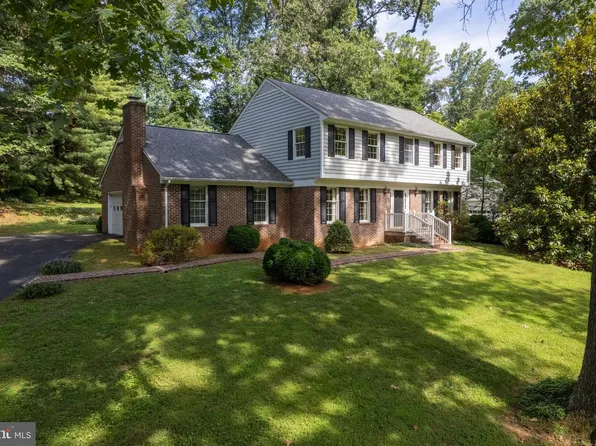 102 Forest Valley Rd, Winchester, VA 22602