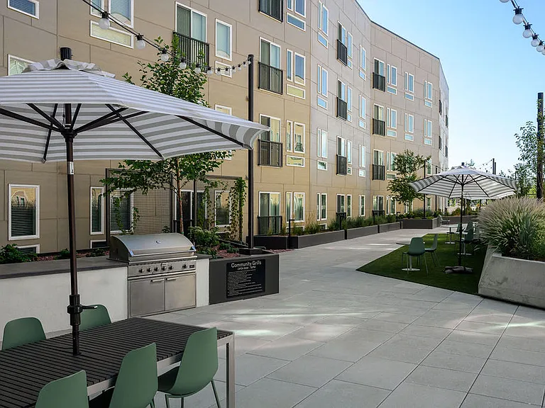 Crosshatch Apartments — Photo 20