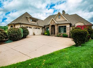 1121 Blazer Pointe, Dandridge, TN 37725