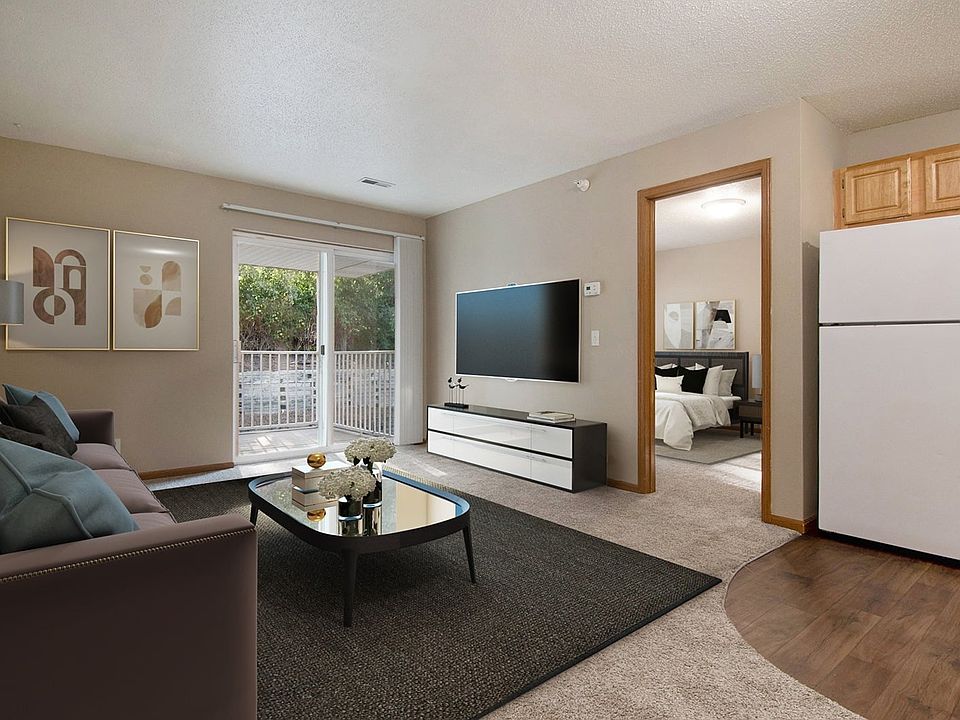 1st image of 901 Franklin Ave #1204