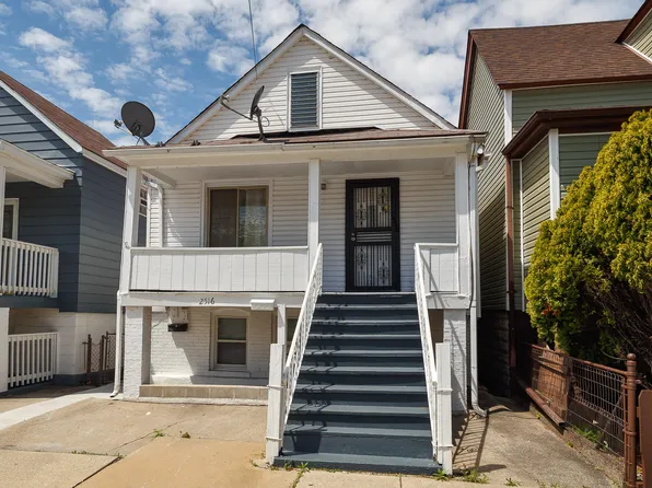 2516 Schrage Ave, Whiting, IN 46394