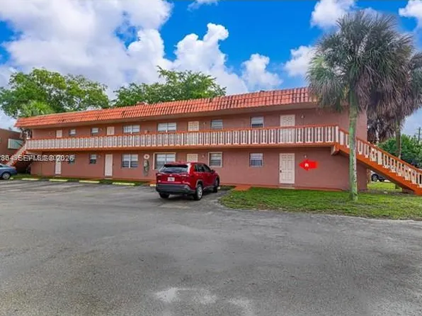 2040 NW 81st Ave APT 122, Pembroke Pines, FL 33024