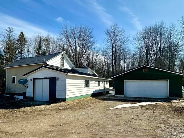 10508 State Highway M35 Hwy, Gladstone, MI 49837