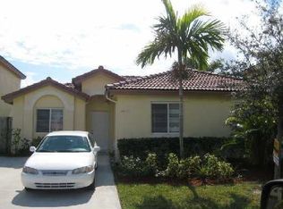 9028 SW 215th St, Cutler Bay, FL 33189