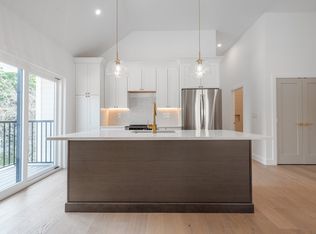 10 Rockland St #1, Roxbury, MA 02119