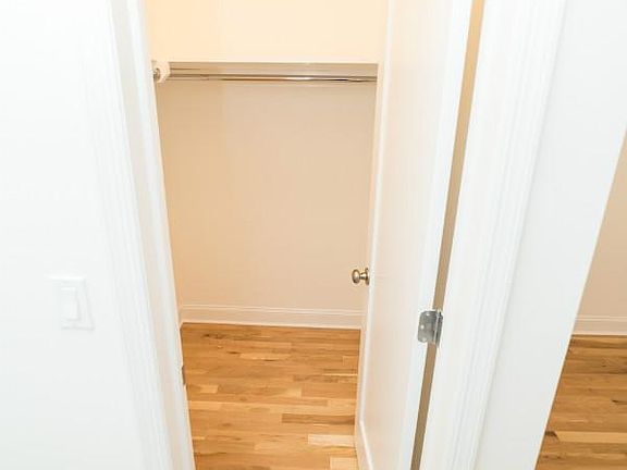 3rd image of 2710 Newtown Ave #4G