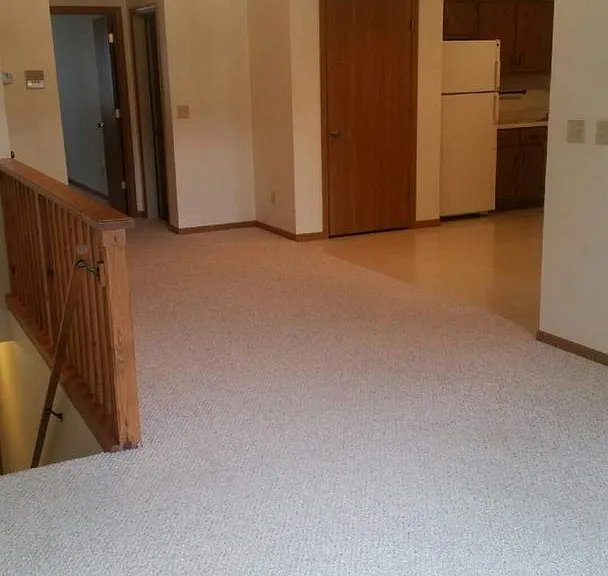 375 Main St — Photo 3