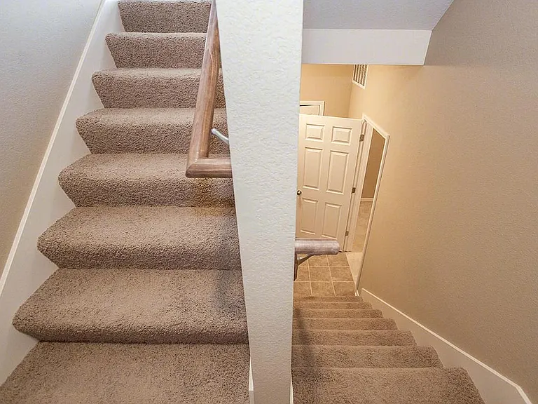 Parkway Oaks Townhomes and Duplexes — Photo 32
