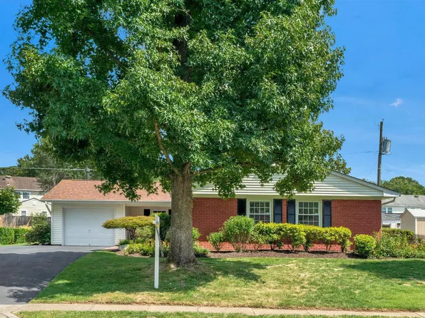 4223 Maylock Ln, Fairfax, VA 22033