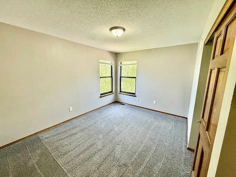 393 Misty Valley Dr — Photo 10