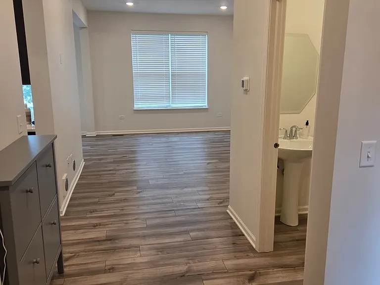 2015 Pembridge Ln #2015 — Photo 2