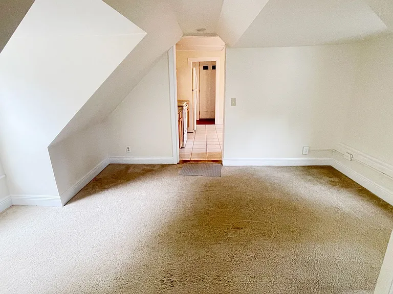 6 Maple St — Photo 15